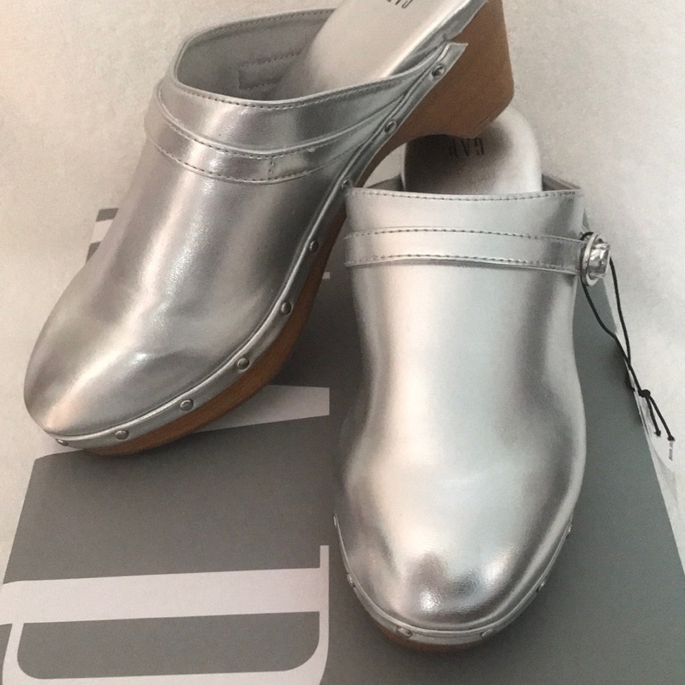 New in box Silver Faux-Leather / Pleather Clogs for Women w cute Buckle Detail